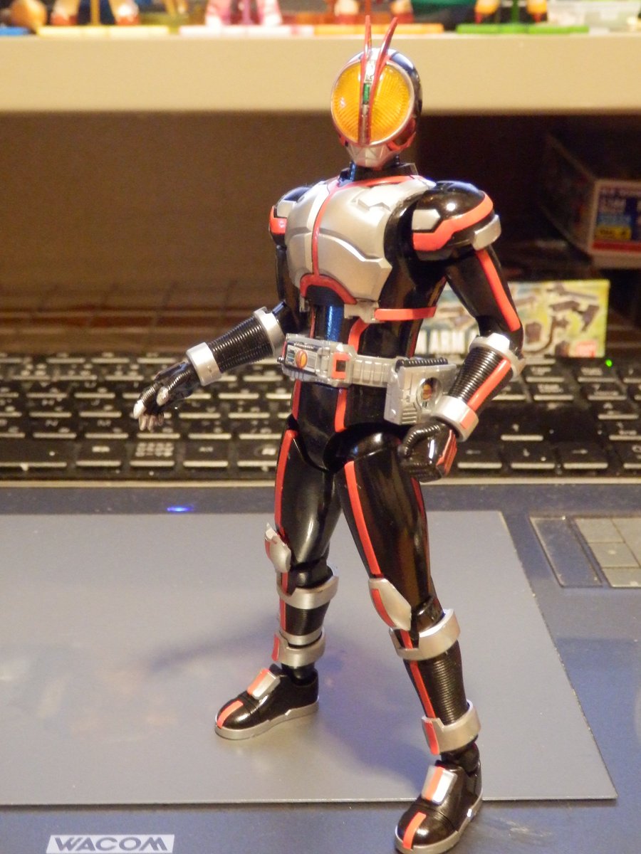 一休 على تويتر プラモ Figure Rise6仮面ライダー555 を作った 蛍光カラーとブラックライドで光るのをやりたかっただけ かっこいい Https T Co Kecb8aml5z