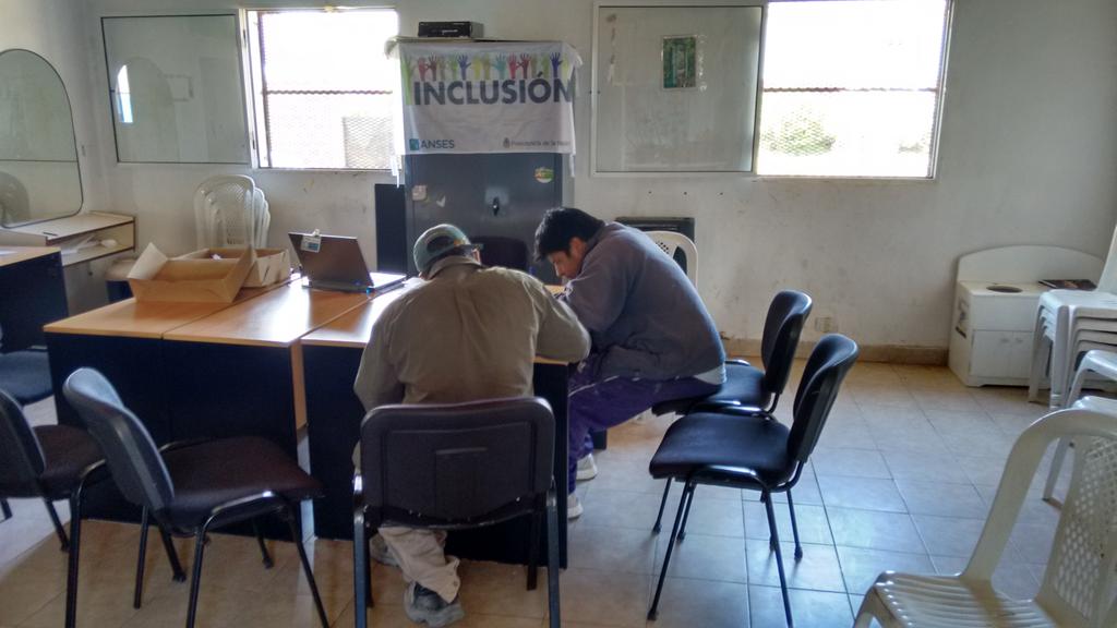 ansesmdppuerto's tweet photo. (Jueves)CIC Martillo.Atención al público a los vecinos del barrio
@NancyScarcella @Vir_Sivori @diegobossio @AnsesMDP https://t.co/vHKEq4nWmf