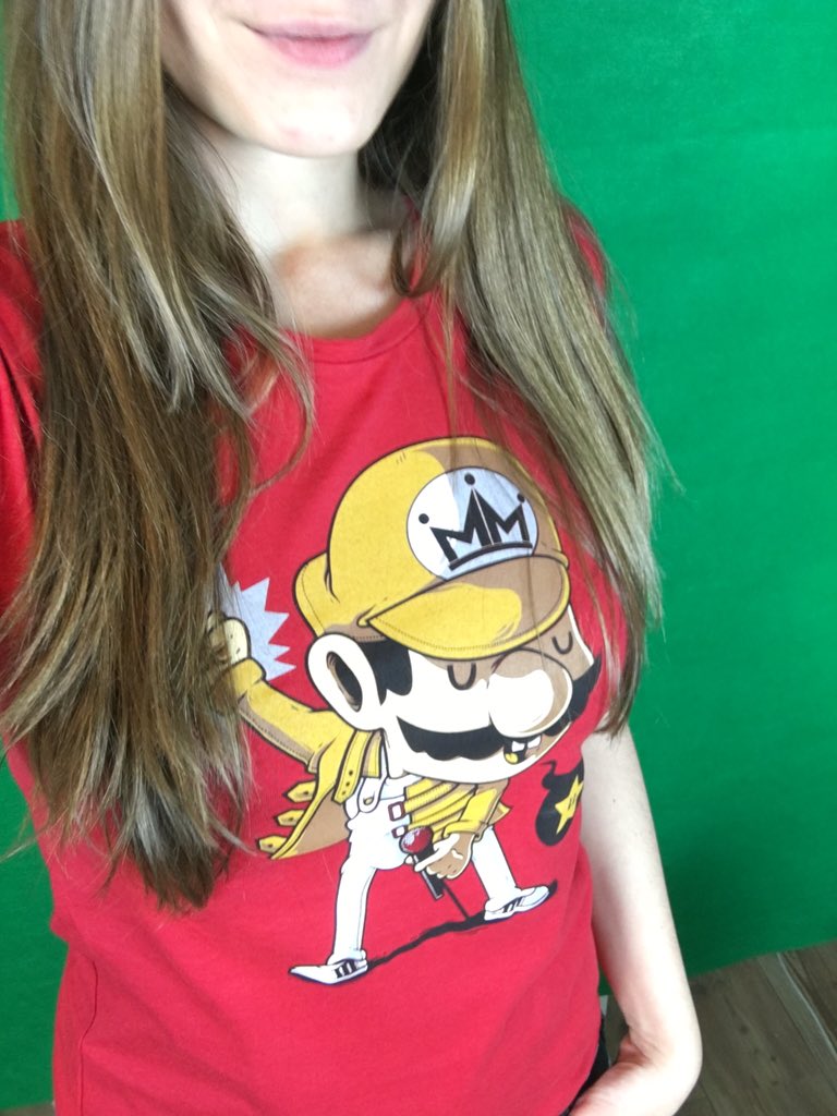 InesBarriocanal's tweet photo. Hoy en las #VStart de @Versusgamers un poco de "Show must go on" estilo Mario Bros by @PamplingNews https://t.co/1XboJlpD8X