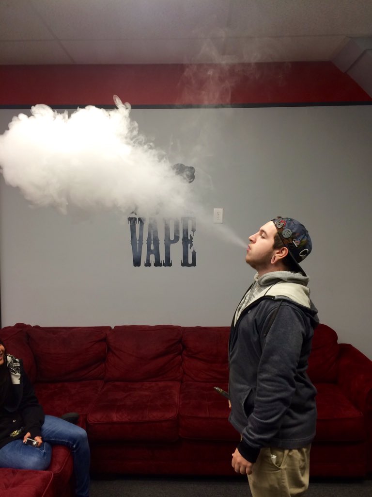 SmokinHotVapes's tweet photo. #kingofclouds #vapelife #vapesociety #vapecommunity  #smokinhotvapesnj #vapefam #cloudlife https://t.co/FOAH4ko4fo