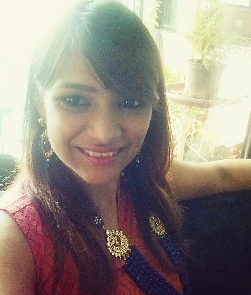RitchStyles's tweet photo. Bhai dooj baubles and me! โบ
#RitchStyles #jewellery #pretty #indianjewelery #indianfashion #ethnicjewellery #indowโฆ https://t.co/WWLxklfzvZ