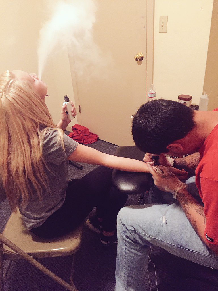 Megan_Meuse's tweet image. Aye💉💎🙌🏼