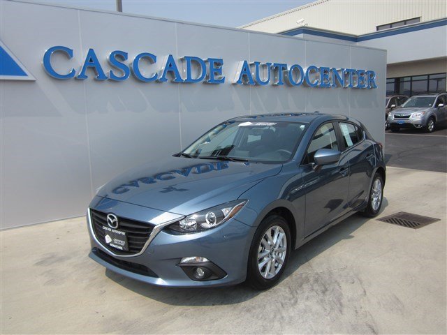 CascadeAutoCtr's tweet photo. Don't miss this gently used 2015 #Mazda3 i Grand Touring Hatchback! https://t.co/une8iRr03n https://t.co/M7FrbTotre