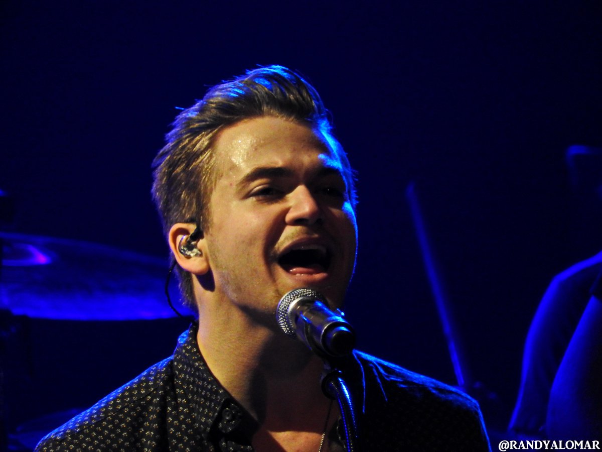 US933's tweet photo. Just after 7:30 - @HunterHayes "Project 21" is now available!  Tonight he's stopping by to give YOU an inside look! https://t.co/l67nC1n0nh