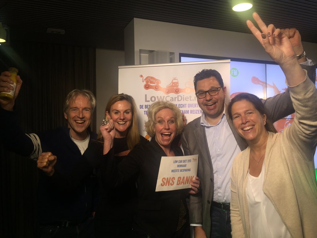 LesGazellesNL's tweet photo. Jaaaa 1e prijs voor @snsbanknv bij @LowCarDietNL!!! Geweldig team #lowcardiet https://t.co/TbQ7whcGFl