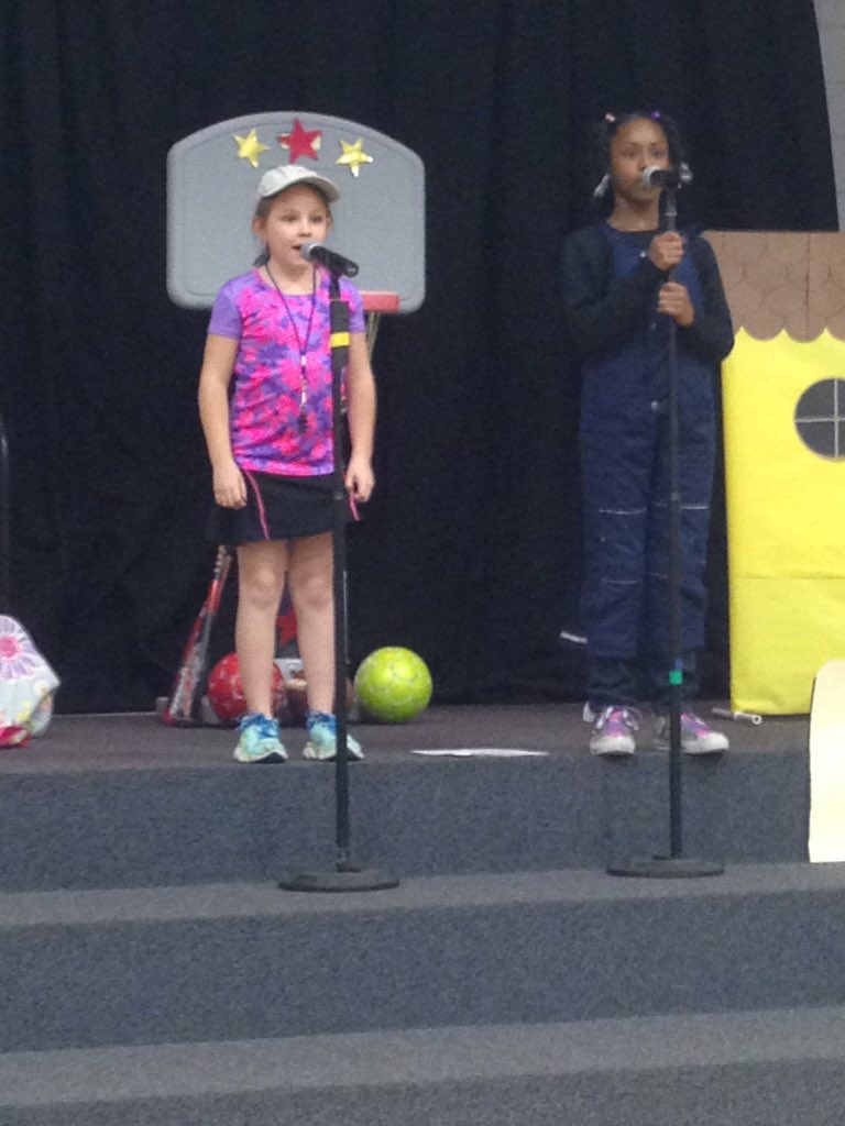 LauraLdsteuber's tweet photo. #thirdgrademusical https://t.co/ZCHuEOL9MP