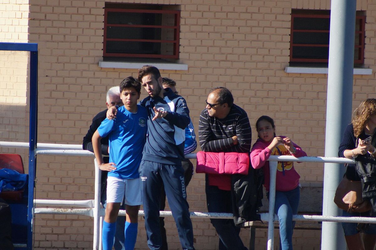 mecaderivas's tweet photo. Disfruta las fotos de la victoria del Infantil "A" frente al #CDmorata #Facebook @srm1092 https://t.co/BQGQpcKM8P https://t.co/UzQSUGPZ8v