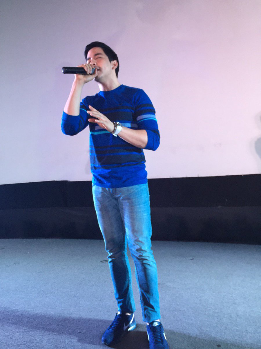 smsupermalls's tweet photo. LOOK: Fans flocked to @SMCityFairview for @aldenrichards02's album promo
#AldenInSM #ALDUBBirthdayPLAN https://t.co/hoeLdM3yFf
