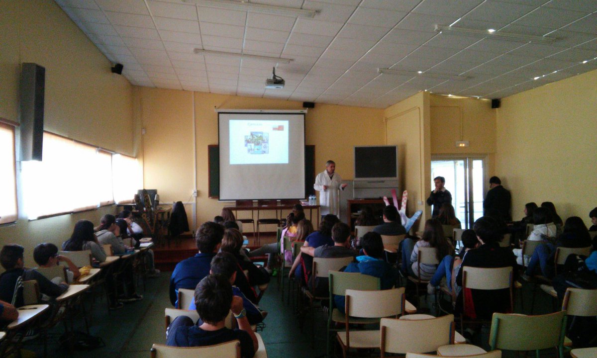 SEFAC_aldia's tweet photo. Continúa el proyecto #Mepafac sobre hábitos saludables en adolescentes. Hoy en Boiro (A Coruña) @educaadolescent https://t.co/FKXfk3xNcq