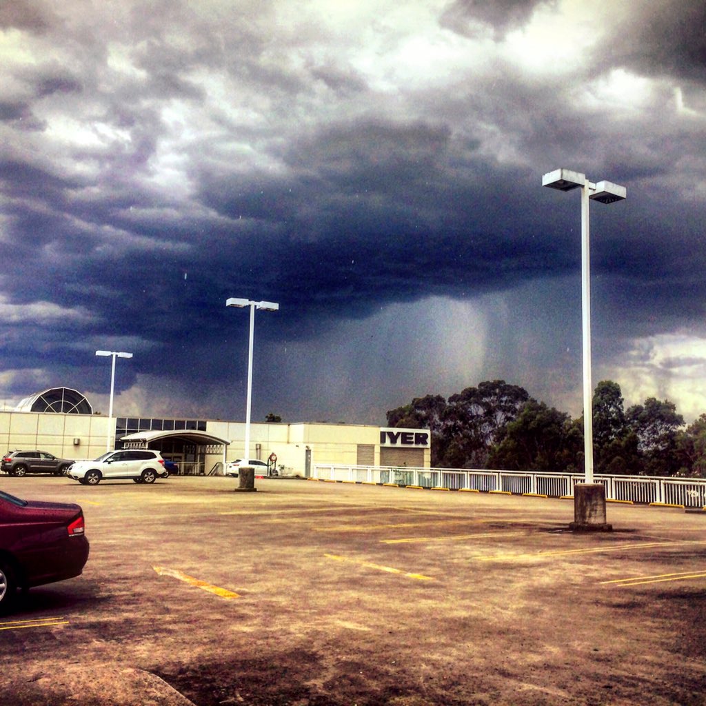 SteveEaton_82's tweet photo. @NSWStormChasers the storm passing through Penrith earlier this afternoon... https://t.co/dI7QAHVGrJ