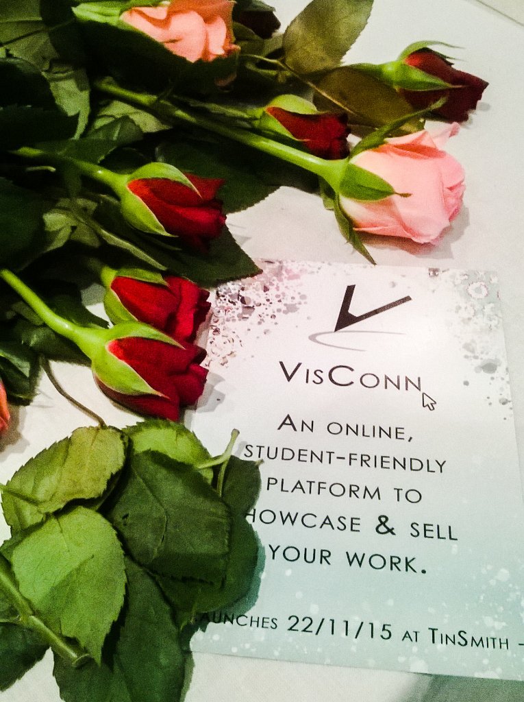 VisConn's tweet photo. Come down to the Union today to pick up a free rose and find out more about our fashion show on the 22/11! https://t.co/U7I1NsbYzi