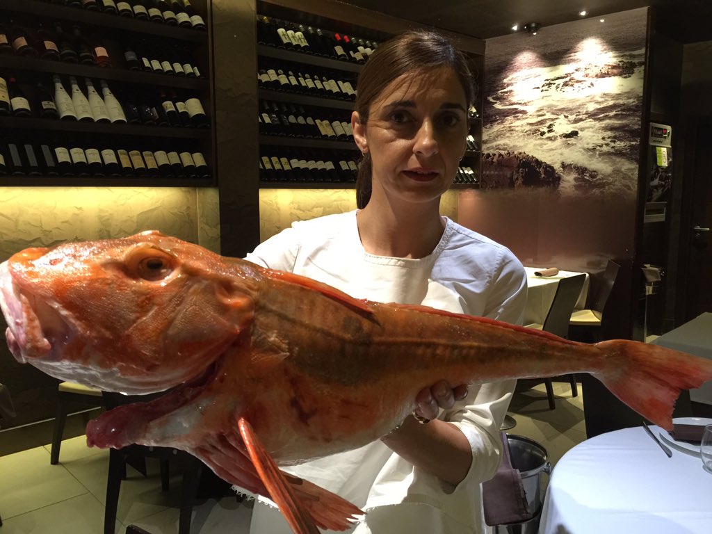AMundina's tweet photo. Maravillosa alfondiga para las caldeiradas de hoy #escacho #rubio #liberna #pescados #galicia #costadamorte #coruña https://t.co/1PKvCtiafF
