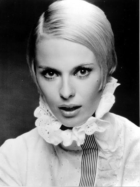 ট ইট র Sanda 粗忽長屋 米国出身の女優ジーン セバーグは