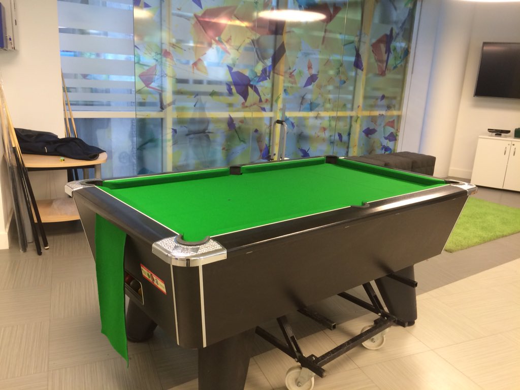 PoolNSnooker's tweet photo. # #pooltablerecoveringlondon @PoolNSnooker before and after https://t.co/mchq5Kwku1