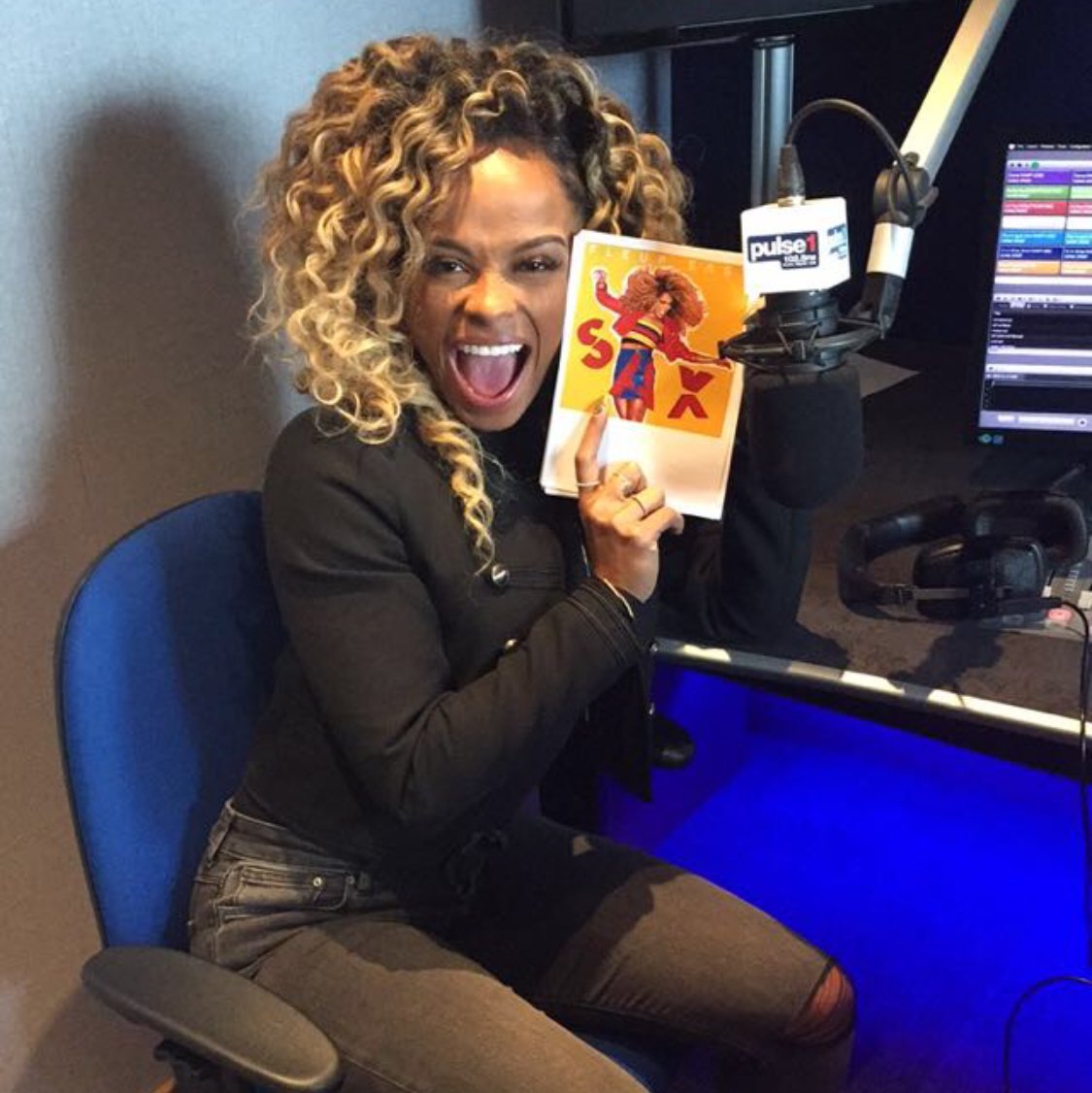 Thanks to everyone who's supported Sax so far!

iTunes​ smarturl.it/fleureastsax

Spotify​ smarturl.it/fleursaxspotify