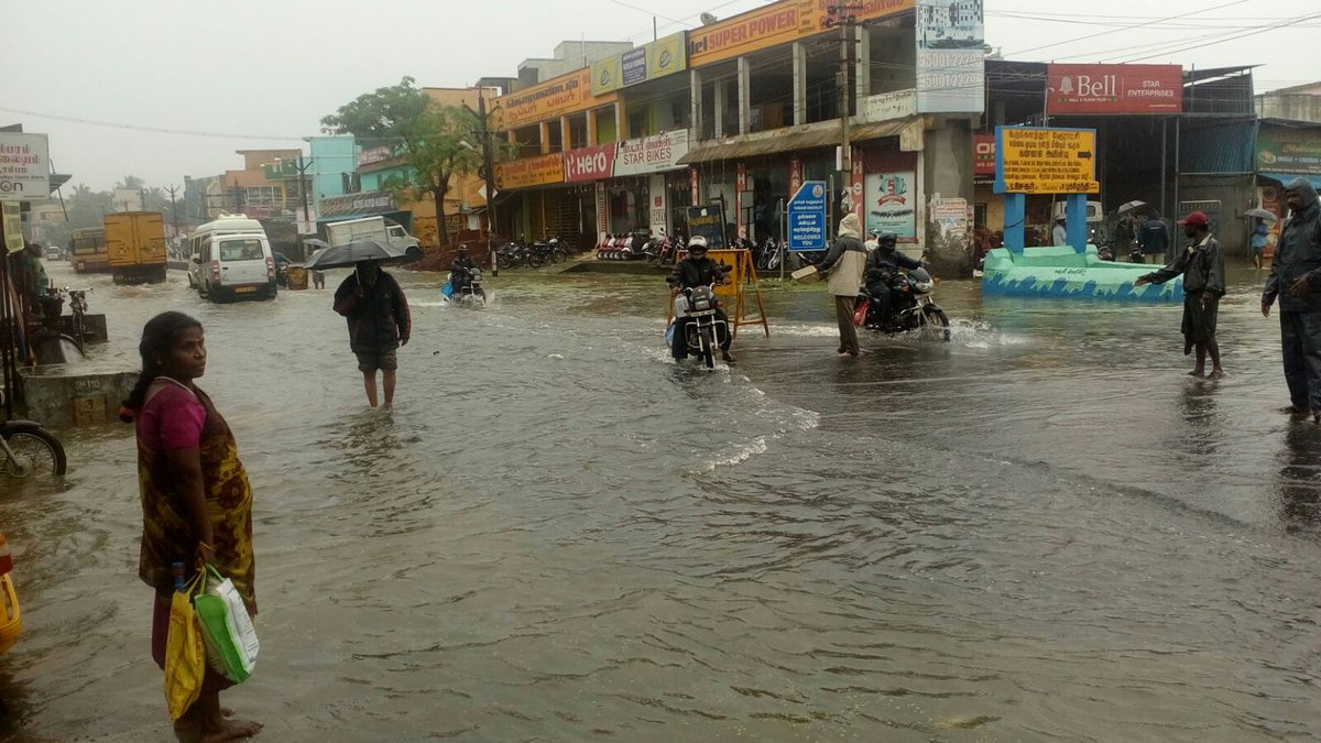 #chennairains #ChennaiFloods  Impact of rain - Location Old Perungalathur , West Tambaram :)