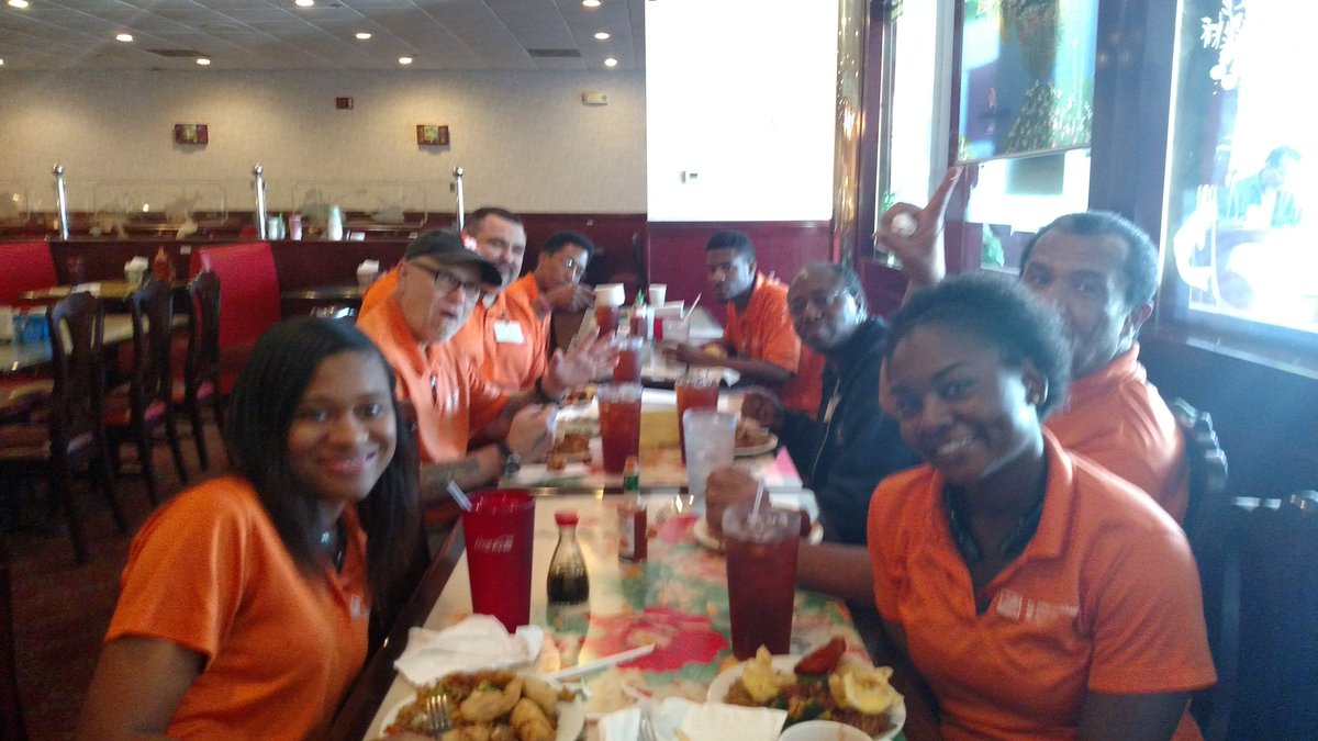 jasteadhamthd93's tweet photo. Eating up the safety @dsmithTHD93 2902n Jackson https://t.co/wVjtcFFXtr