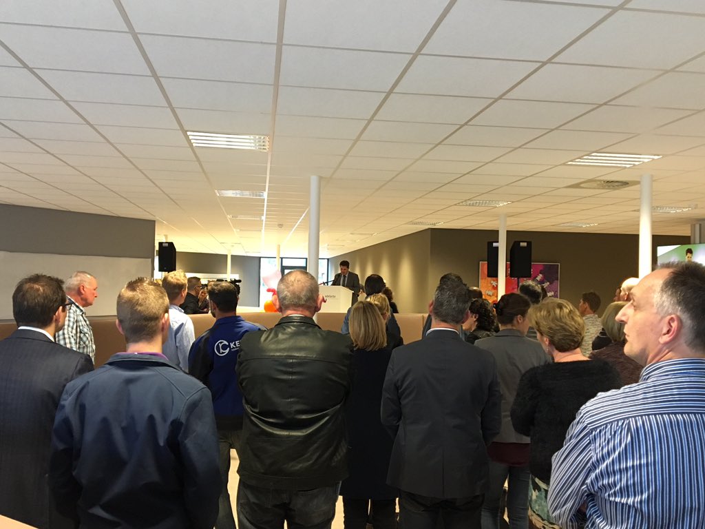 CarrolTerleth's tweet photo. Jean-Paul Essers, voorzitter RvB van #Adelantezorg heet aanwezigen welkom en beschrijft renovatie/nieuwbouw Kinderen https://t.co/y0FkokDO8e