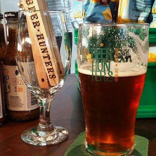 TheBeerHunters's tweet photo. Azar mesmo, é não passar aqui para experimentar a Pumpkin IPA da @kleinbeer! O resto é só superstição. 🍺🎃👻 #beer https://t.co/PwApcHW97N