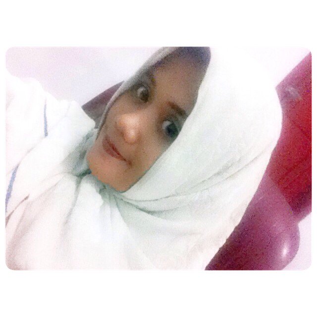 _siskaveronica's tweet photo. Selamat malam🌸 https://t.co/ltfG4IB0n7