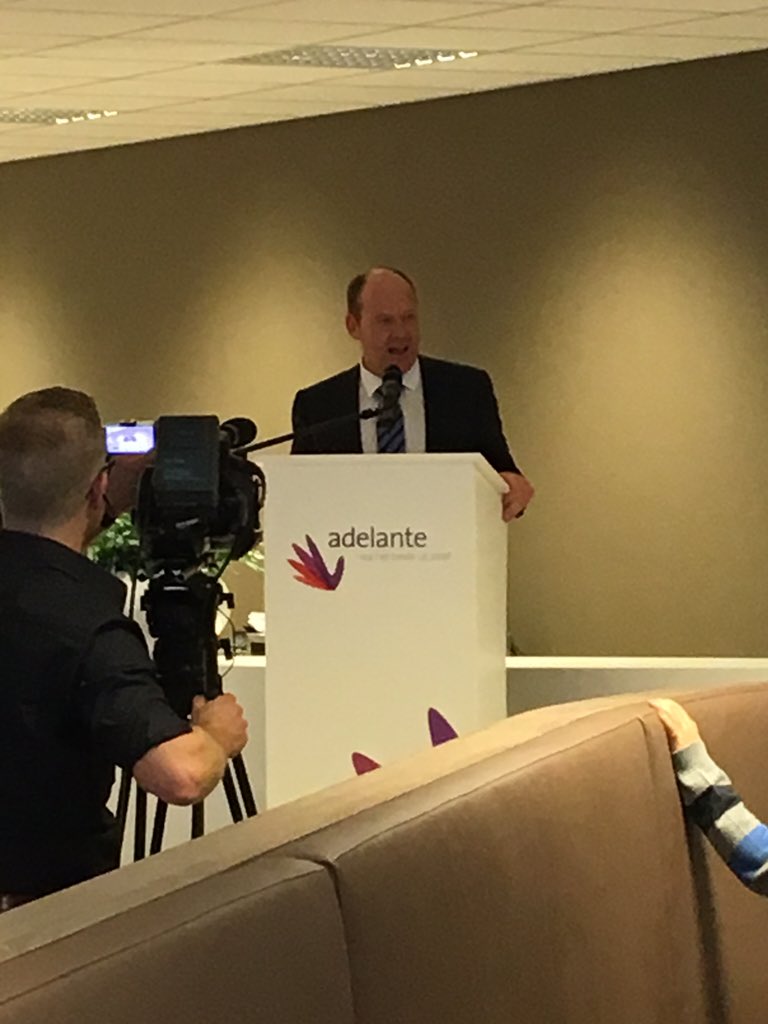 CarrolTerleth's tweet photo. Wethouder Bert Dauven van #Valkenburg spreekt genodigden toe bij opening #Adelantezorg kinderen https://t.co/HBPRSDV7XT