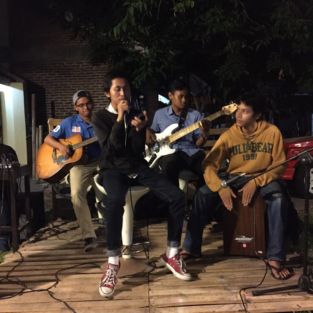 On stage now on brum! Ayo kesini yang mau nonton ;)