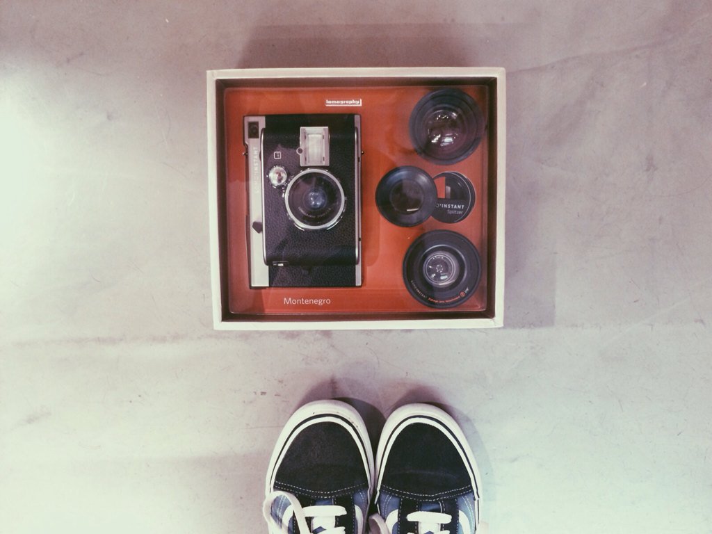 No és per res, però les càmeres de fotografia que ens arribat a <a href="/ElLloro/">El Lloro</a> són guapíssimes. Passes a veure-les?