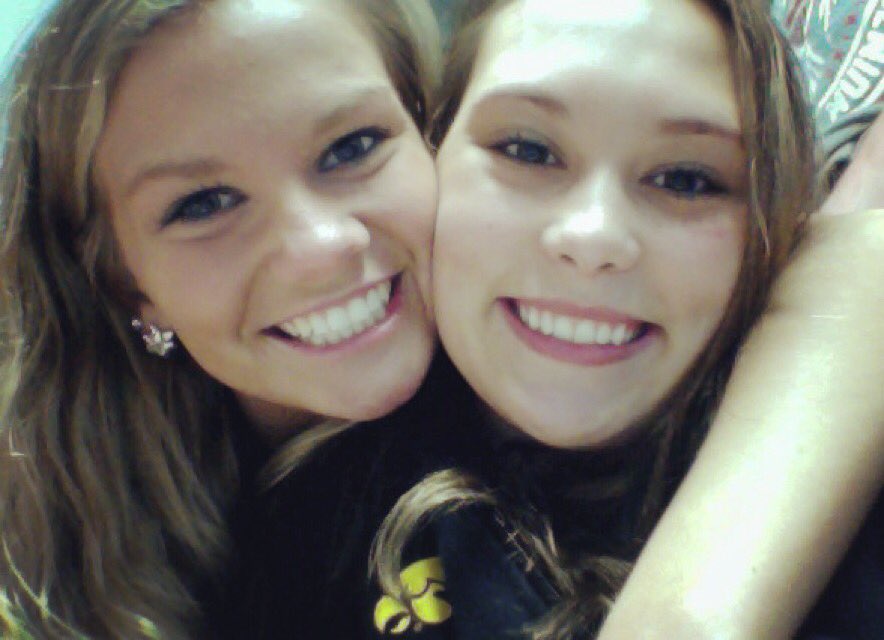 maadelinep's tweet photo. hailz appreciation bc i would actually be lost if i didn't have her to run to &amp; to hug when i need it the most https://t.co/cA3MjLPtoq