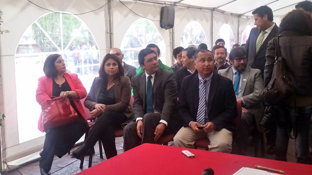 DPRLosRios's tweet photo. Intendente @EgonElier destaca que #LosRíos será 1era región d #Chile q regula uso de bolsas plásticas #LosRíosReduce https://t.co/GwvzfdcYrr