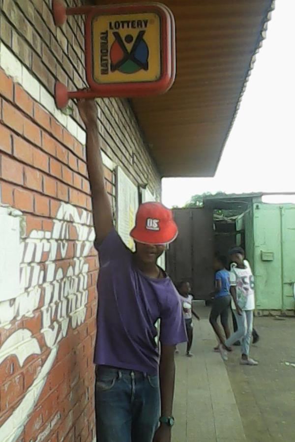 kh0motso's tweet photo. Ke swere lotto boza 
#ThingsYouDoAfterSmokingWeed https://t.co/rDxC1kMag7
