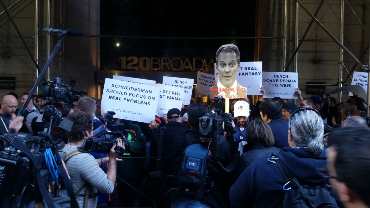 FanDuel's tweet photo. Sights from the #FantasyForAll NYC rally to tell @AGSchneiderman one thing: Let. Us. Play. https://t.co/m3ySu9dMw7