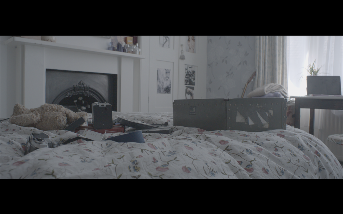 LMannersFilm's tweet photo. Stills of my favourite sets from @Cuttings featuring @_AprilPearson https://t.co/ruotuMB9ja