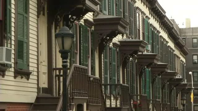 NY1's tweet photo. As #ManhattanWeek continues, @MikeScotto looks at Sugar Hill, which remains sweet for many: https://t.co/lkqrvhYZuw https://t.co/XQmxxblSUI