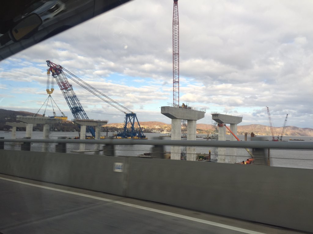 doreengeiger's tweet photo. Checking out the progress on the new Tappan Zee Bridge from the car window https://t.co/TmNz5hYMPD