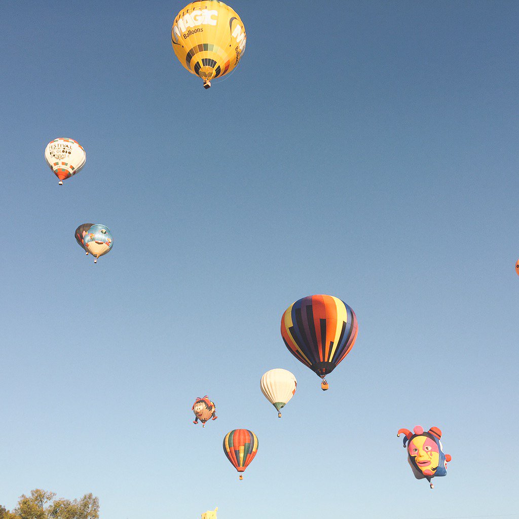 difgente's tweet photo. @MarucarrenodeM participa en el acto de apertura del Festival del Globo 2015  #Agenda #FindeEngto #CampañaValores https://t.co/4FOSuXzc9u