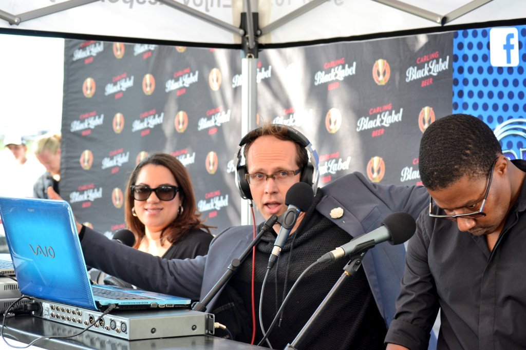 GoodHopeFM's tweet photo. Pull into Slug &amp; Lettuce. Grab a @blacklabelsa. Take a selfie. Win a prize. #SundownerSessions #TCIF #ChampionTaste https://t.co/O1S0ysBkNz