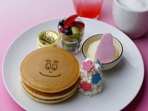 japan3xclusive's tweet photo. Opens today! #Barbapapa Café in #Shinjuku, #Tokyo ! Pastries, sandwiches, drinks, pancakes, macaroons. #TalusTaylor https://t.co/EmF8ZenLxd