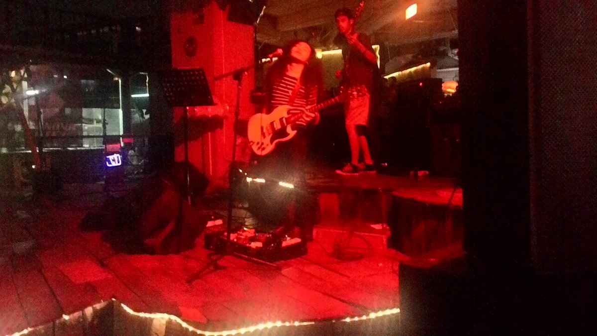 Kali ini giliran Marilenstain yg menggoyang panggung rock malam ini. Kece banget nihhh. :) <a href="/your_prideid/">Pride Edutainment</a>