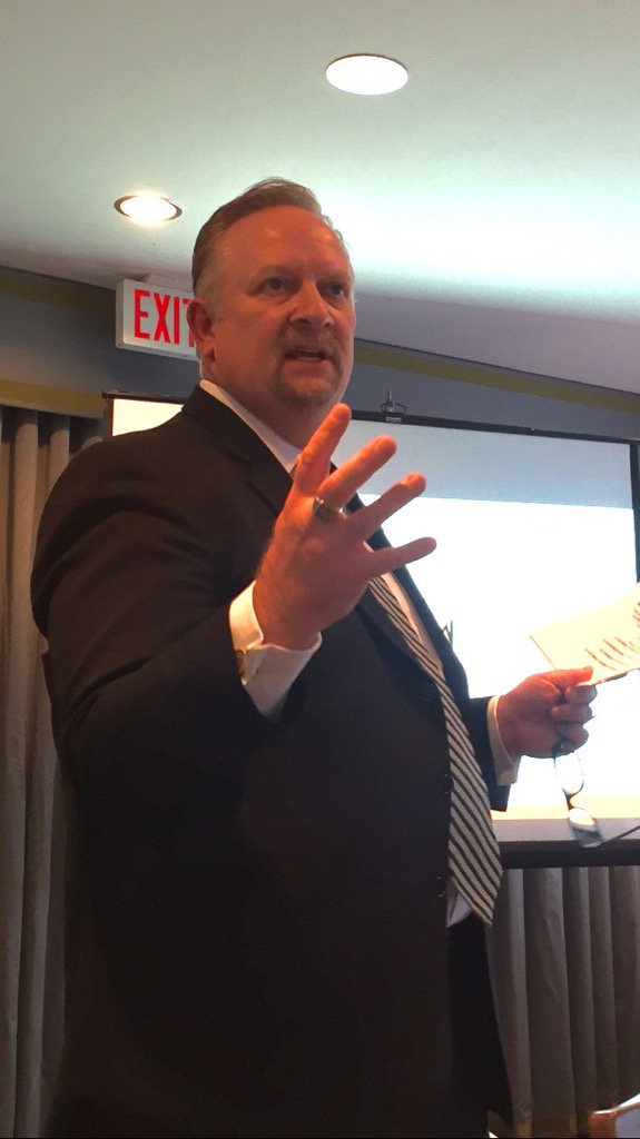 SHS_Stories's tweet image. @ISSN 's Doug Sessions states "we won't close the achievement gap without closing the opportunity gap" #GLN2015