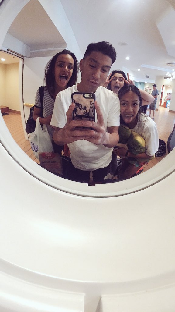 jaysayjc's tweet photo. #APTfam is here for vibe j yall ๐ https://t.co/wOMgn690rT