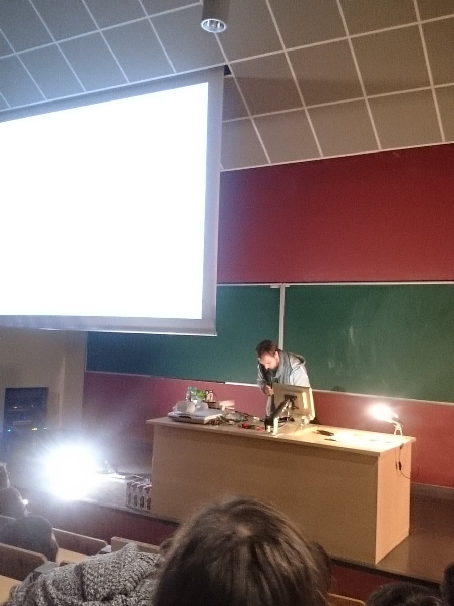 Szymon112233's tweet image. #gamedevfest @Sosowski Twiter taki poczebny :D