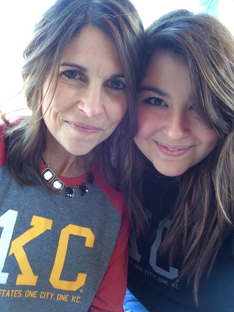 1kcshop's tweet photo. 1KC loving our Taco Republic lunch and Sandy our waitress-amazingly sweet! Love KC peeps
#tacorepublic 
#1KC https://t.co/L9Olt6R5aL