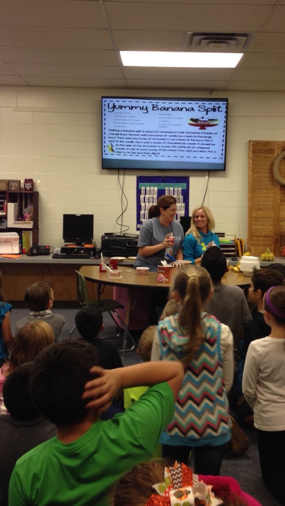 christiemiller's tweet photo. #IMMERSION with Banana Splits #expository @AblakeAndi @steph_frosch #PEKISD15 @PhillipsKISD https://t.co/xyhQQVWu58