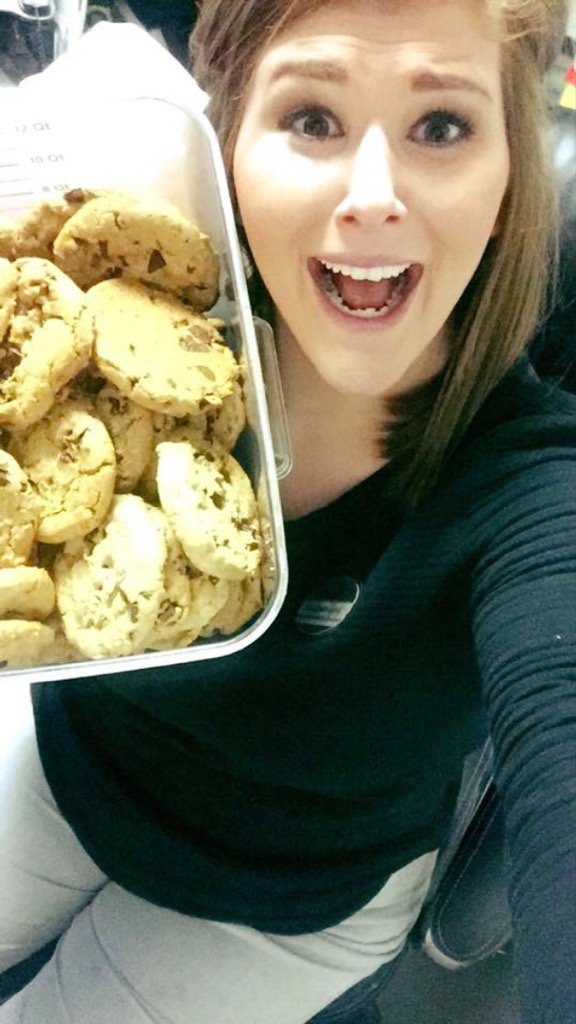eclr2015's tweet photo. How many calories is 975 chick- fil- a cookies????? #eclr@2015 https://t.co/ZCFWDzTYn3