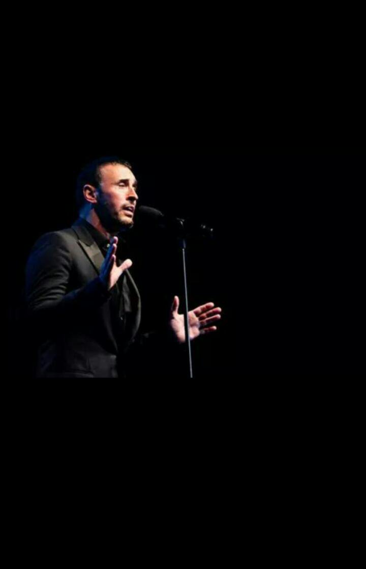 asamkalaf2's tweet photo. لماذا انتي يا سيدتي باردة حين لايفصلني عنك سوى هضبتي رمل وبستاني نخيل ولماذا تلمسين الخيل ان كنتي تخافين الصهيل https://t.co/1MB6h8583J