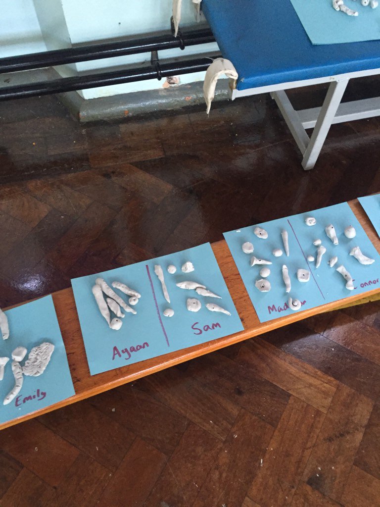 MrsHistoryLtd's tweet photo. Excited about todays #prehistory workshop year 3 #mapledene primary #handson #thestoneage @UoBSchool_Hist https://t.co/QVztvMOANz