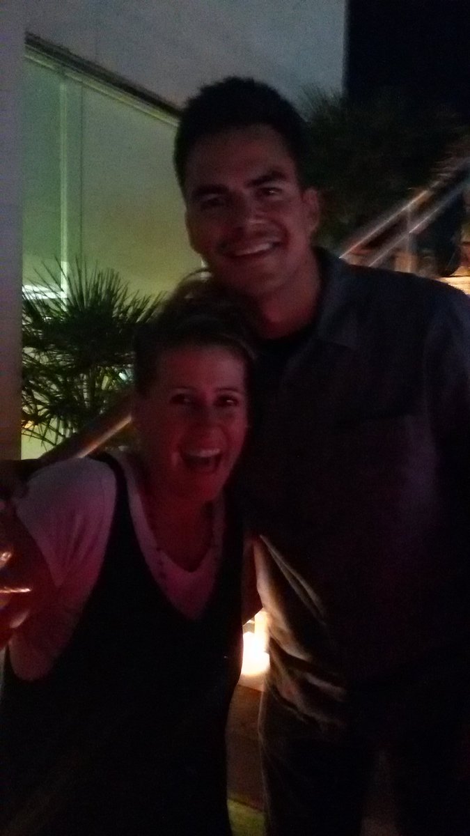 sarahb_pe's tweet photo. #Realsteveadams #physedME 
Who knows who you'll run into in dubai? https://t.co/CRfyXuDdsl