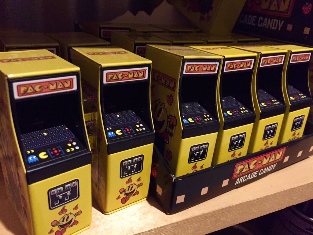 ampoids's tweet photo. Standing at the ready! https://t.co/GPwqI2d5Wz #pacman #giftideas #portablespeaker #christmasiscoming #holidaygifts https://t.co/3qhgs5Yqyl