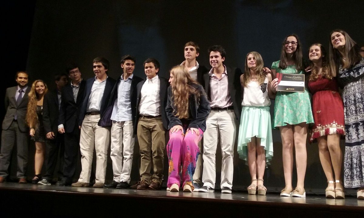 DESEMJA_'s tweet photo. Ceremonia de Graduacion de #EmpresasJuveniles de @DESEM_Uruguay.¡Falta menos para conocer a la empresa del año! https://t.co/12xdzXNEQz