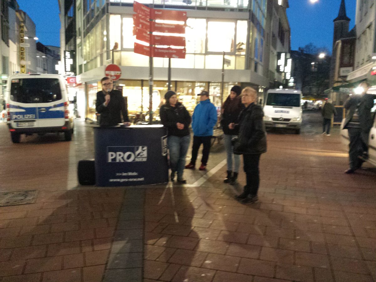 molotovpix's tweet photo. Viel mehr als auf dem Bild sind es nicht. #bnquer https://t.co/NFpxoU5Vcq